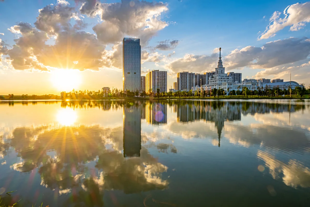 Bình minh rực rỡ chiếu rọi đại học VinUni